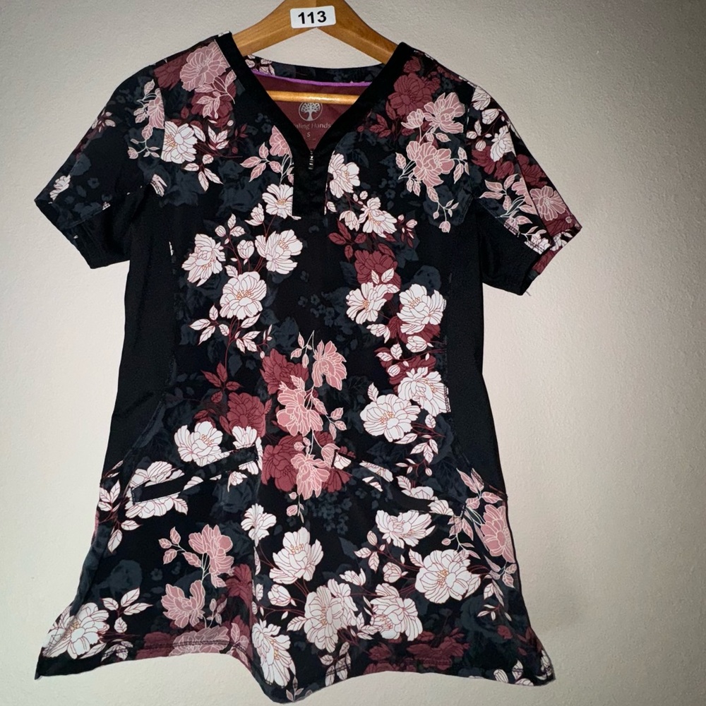 Healing Hands floral scrub top. Stretchy and soft size Small.